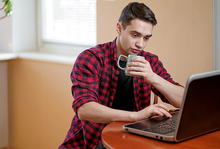 衝出康普頓 视频截图