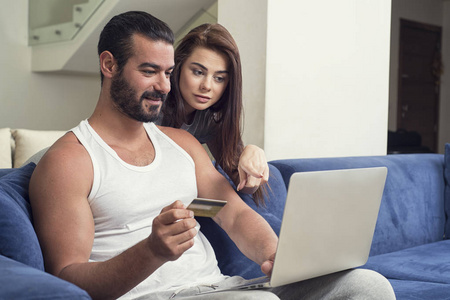 決鬥的人 视频截图