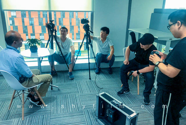 保持沉默的朱莉 视频截图