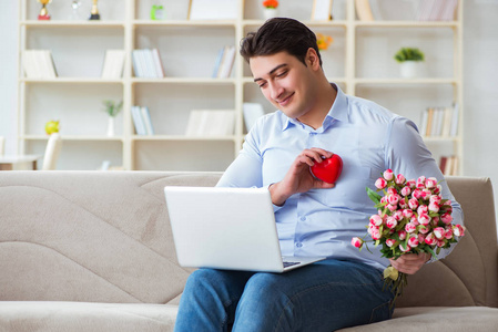 伊夫聖羅蘭傳 视频截图