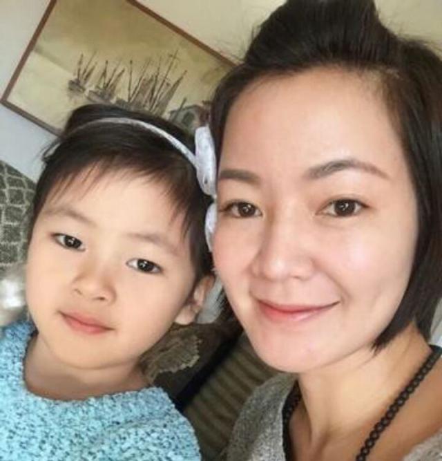 借著雨點說愛你 视频截图