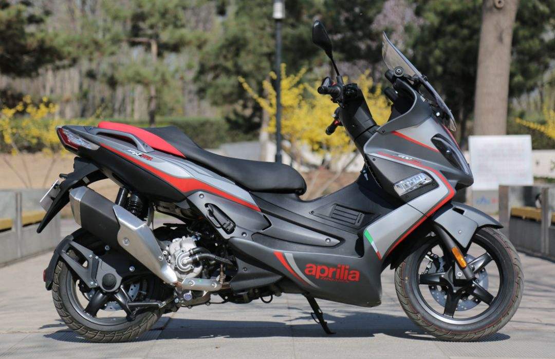 中國超人董新堯