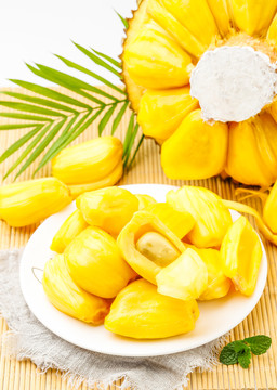 冷室裏有很多走廊 视频截图